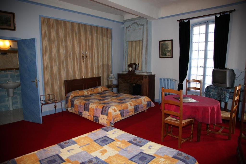 Hotel Du Fiacre Carpentras Room photo